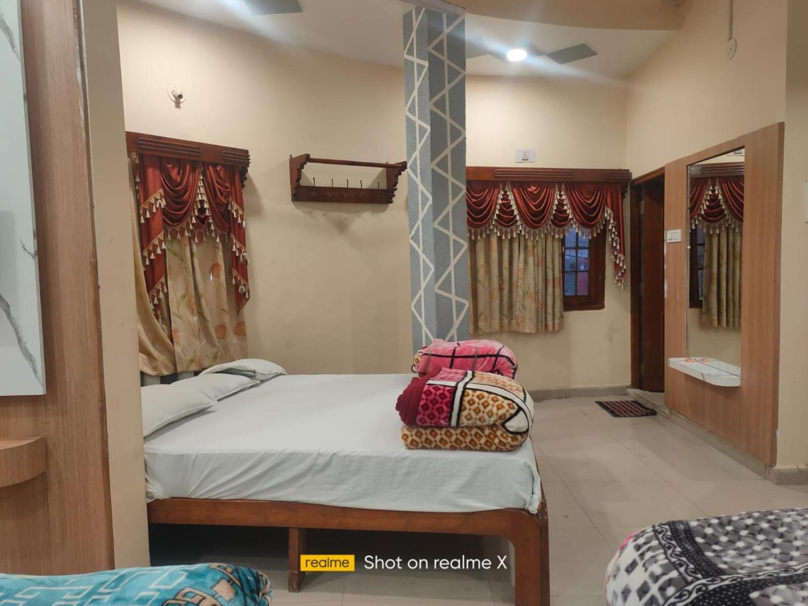 Hotel Pleasure Landmark Ujjain Zewnętrze zdjęcie