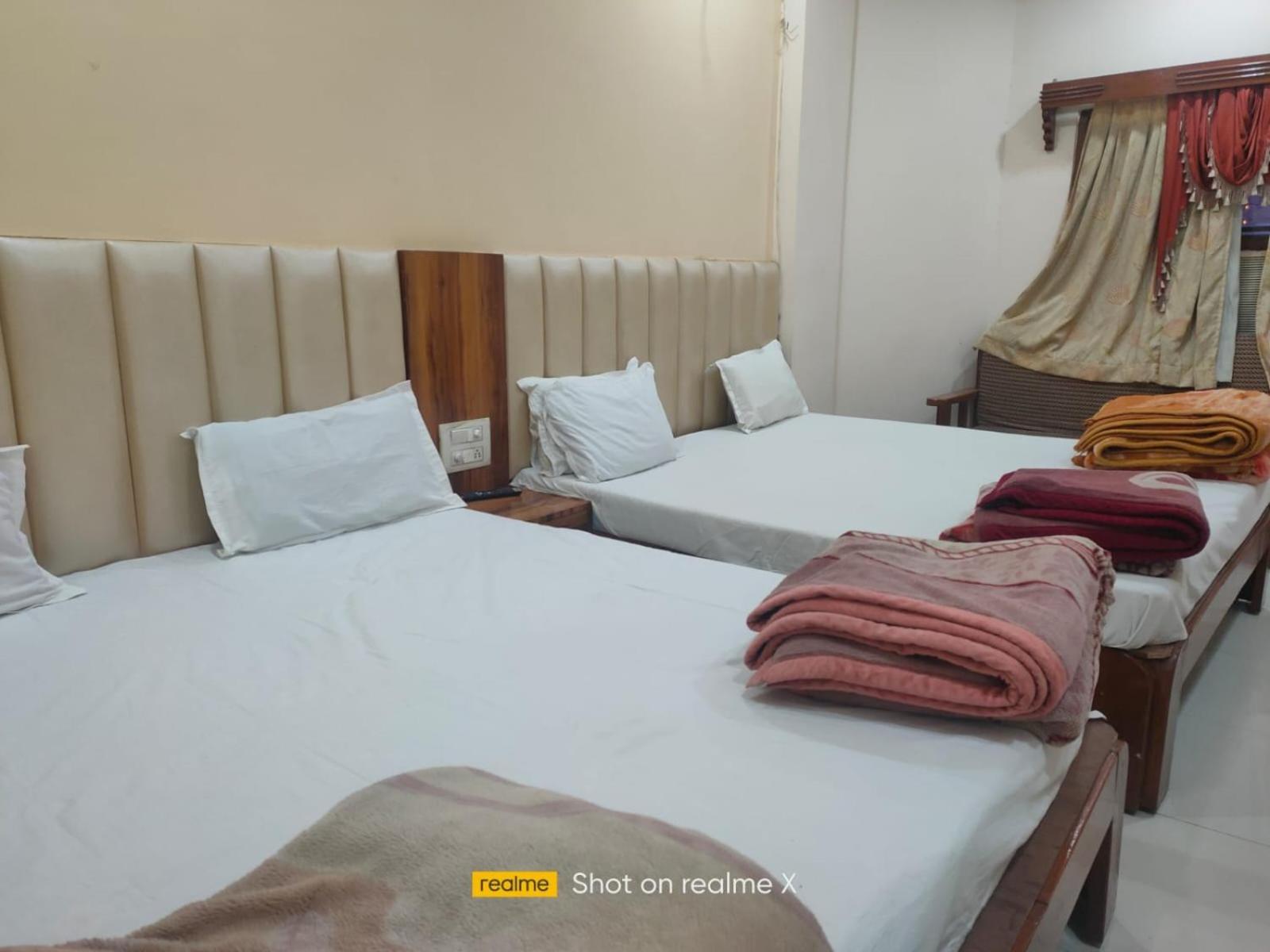 Hotel Pleasure Landmark Ujjain Zewnętrze zdjęcie