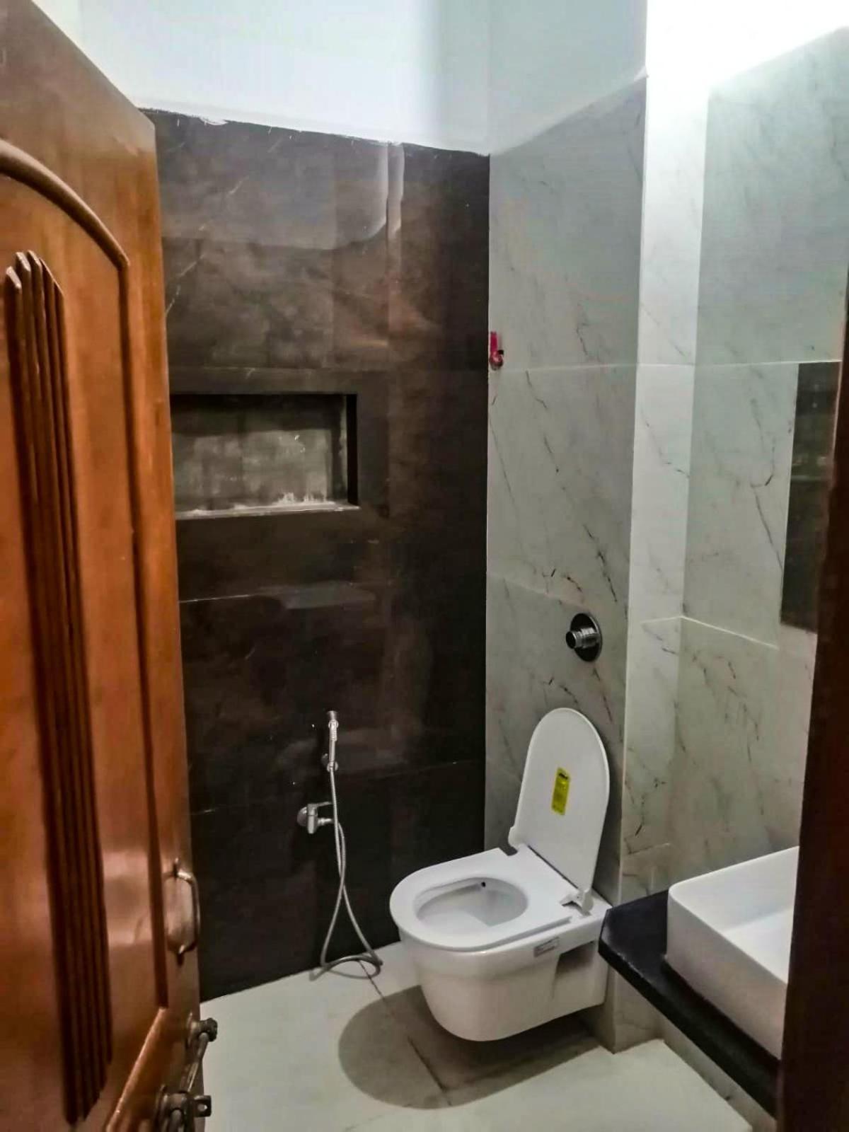 Hotel Pleasure Landmark Ujjain Zewnętrze zdjęcie