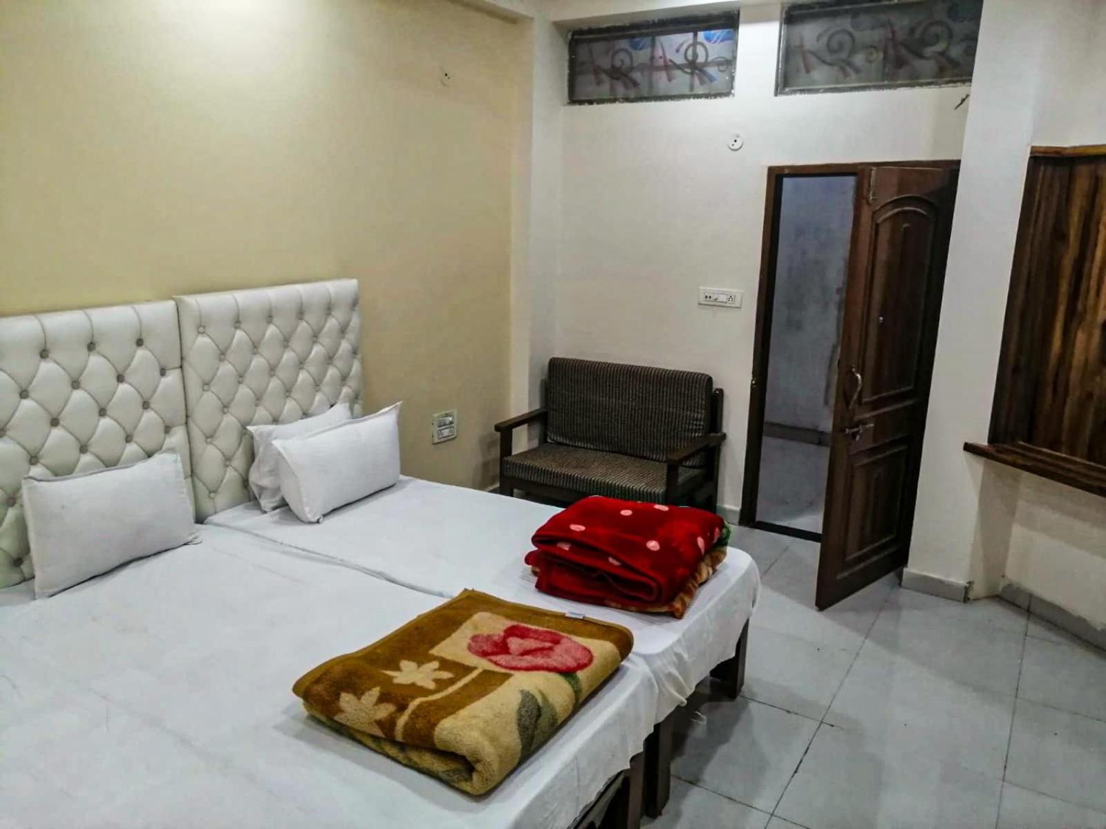 Hotel Pleasure Landmark Ujjain Zewnętrze zdjęcie