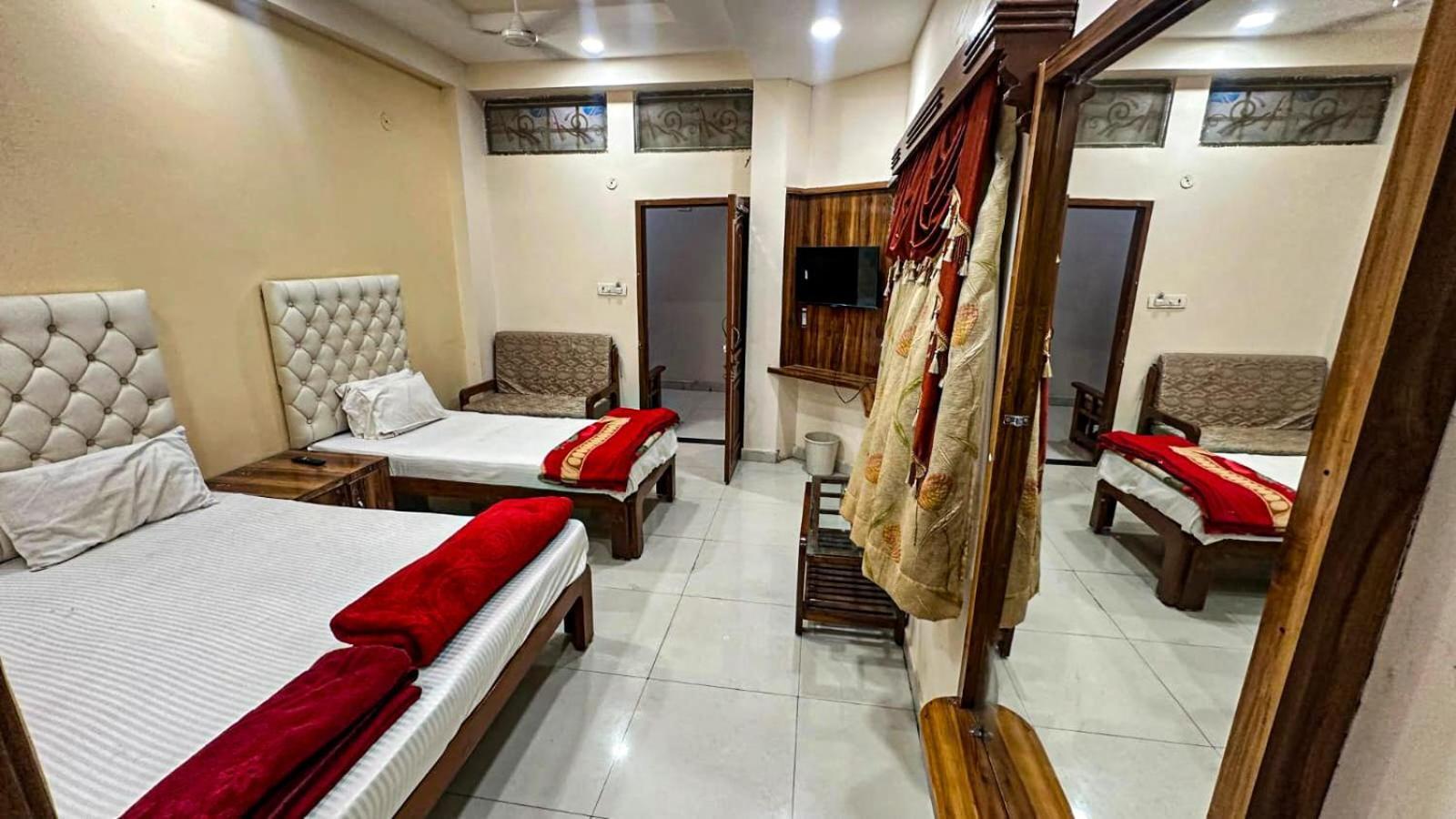 Hotel Pleasure Landmark Ujjain Zewnętrze zdjęcie