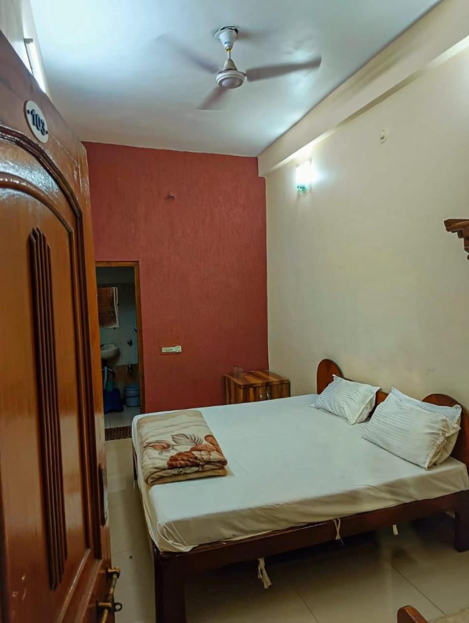 Hotel Pleasure Landmark Ujjain Zewnętrze zdjęcie